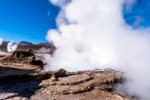 Géiseres del Tatio al Amanecer: Una Guía Completa.