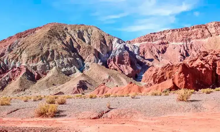 Descubriendo el Valle del Arcoíris en San Pedro de Atacama